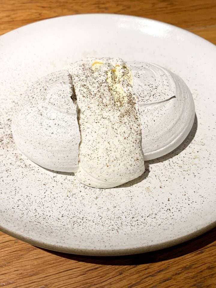 Merengue with corn mousse