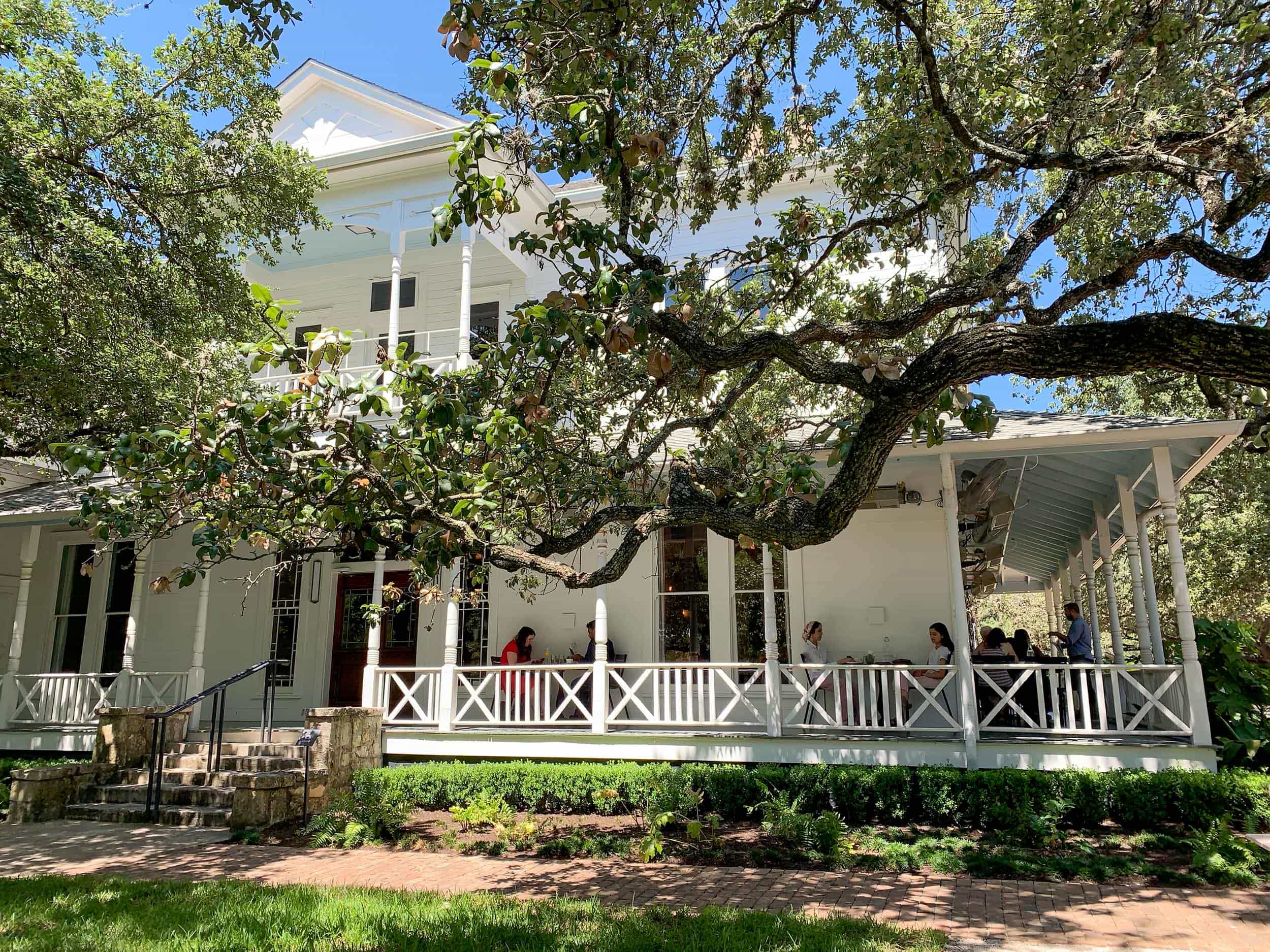 Mattie's restaurant, one of the best brunch spots in Austin.