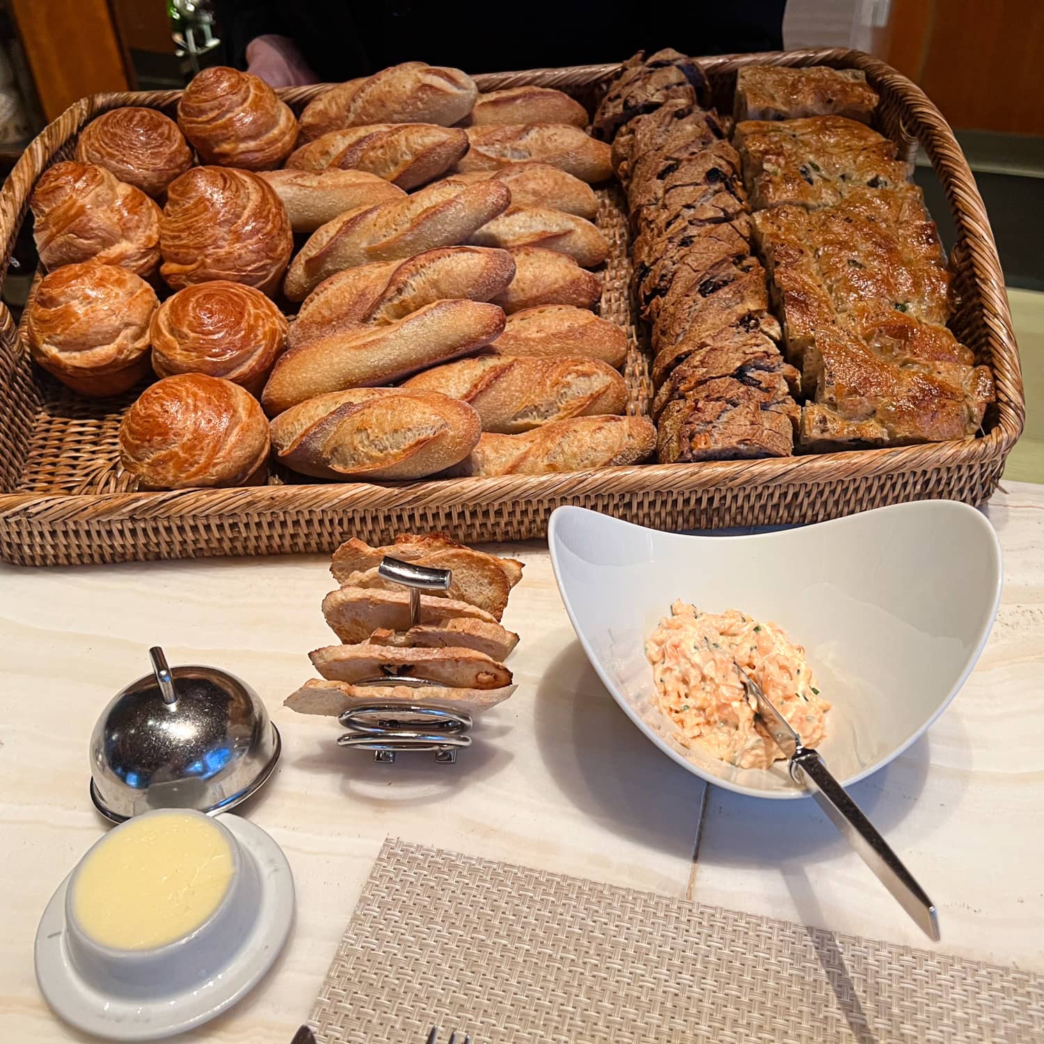 Bread service