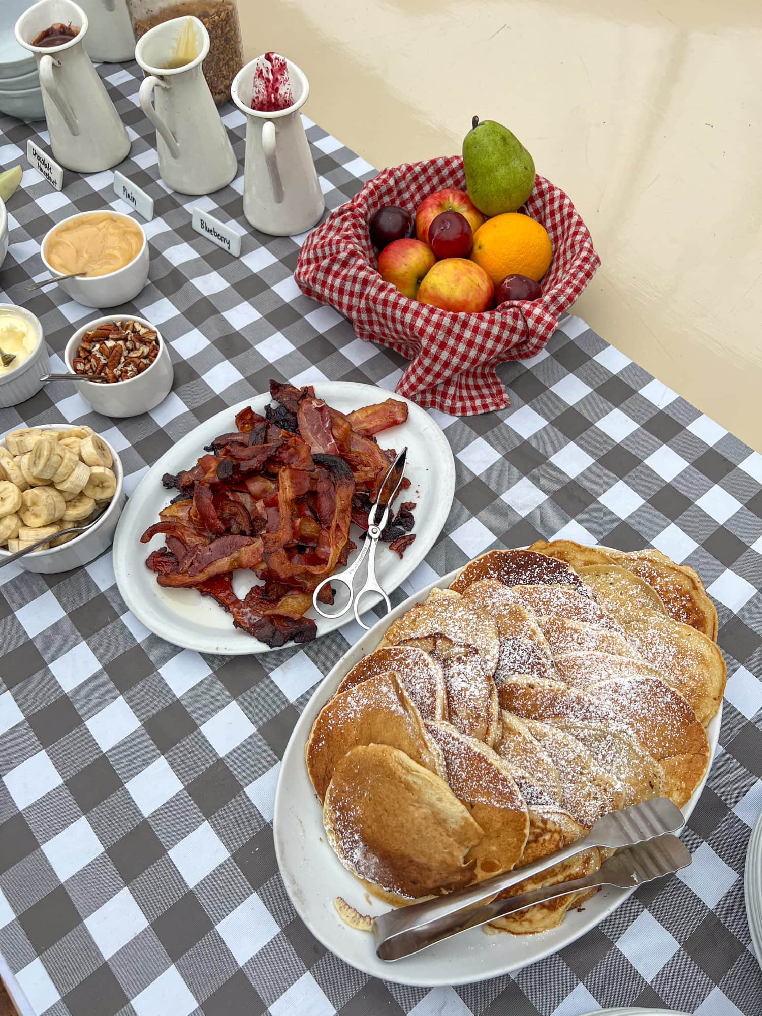 Buttermilk pancakes and bacon