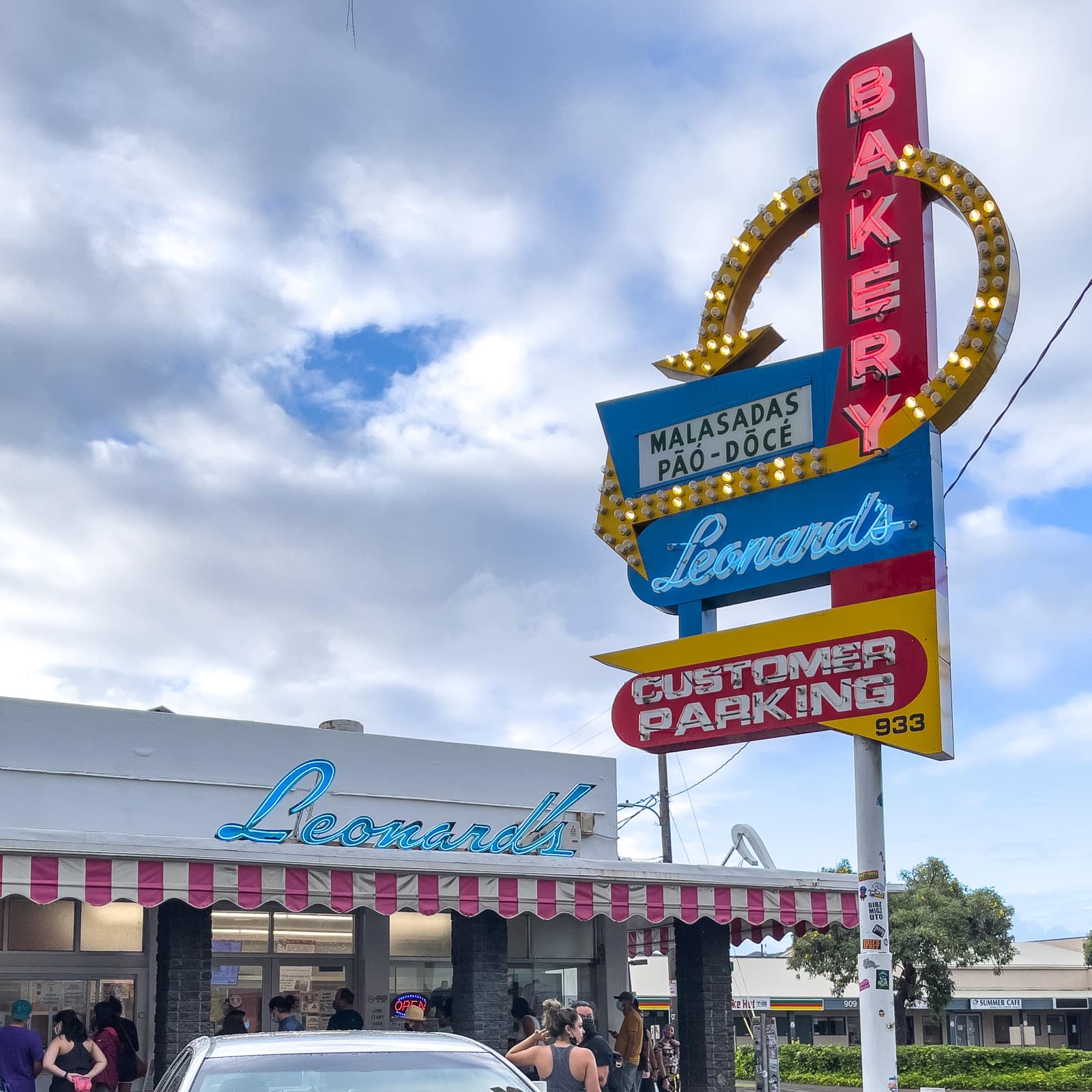 Leonard's Bakery sign