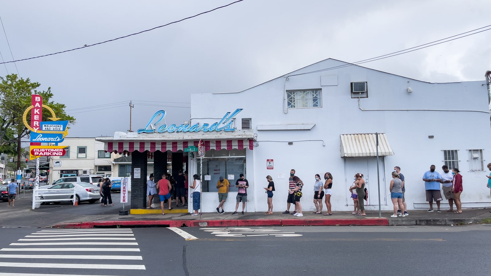 The line outside Leonard's Bakery in Honolulu, Hawaii