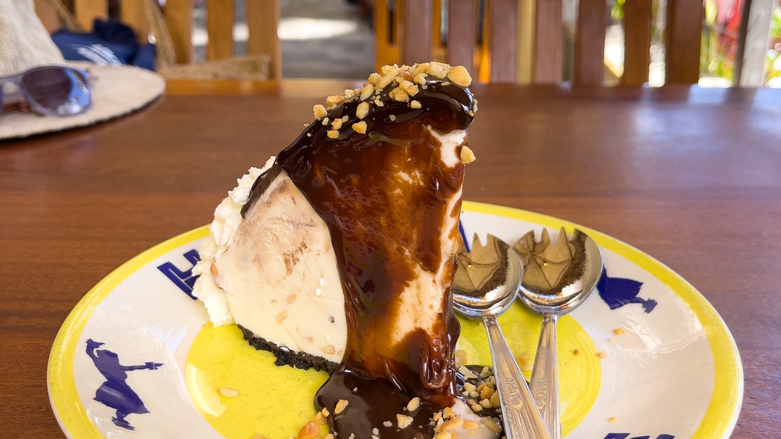 Hula Pie at Duke's Waikiki, a Legendary Dessert Feastio