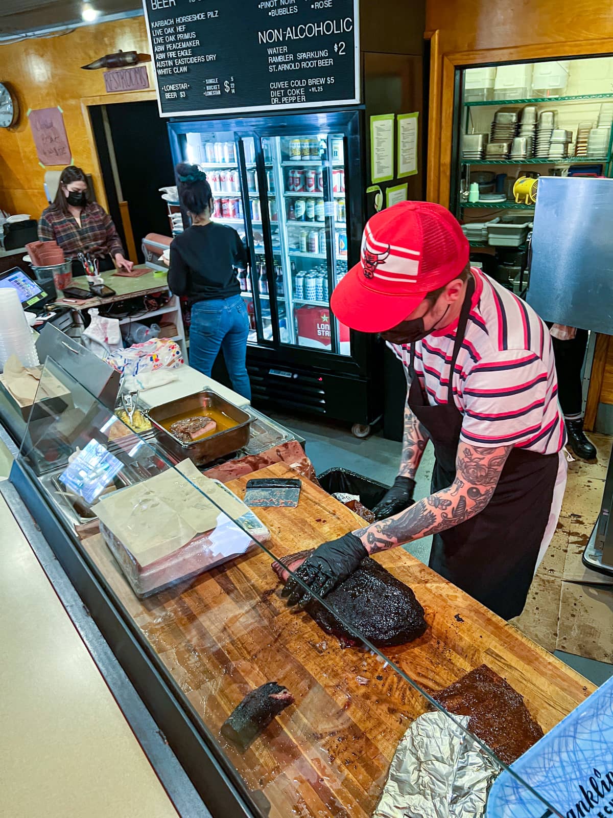 Slicing smoked brisket