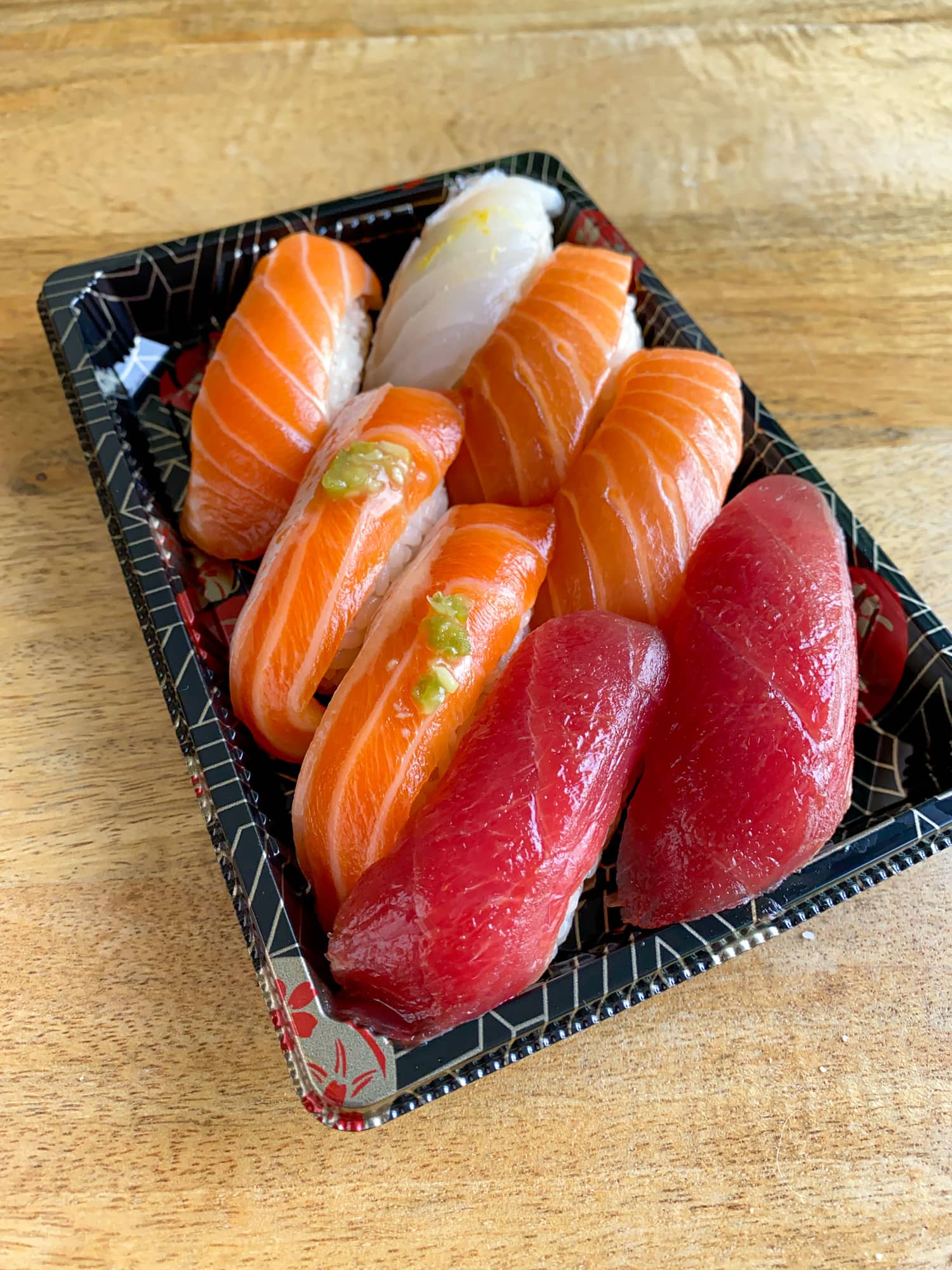 Ocean trout, salmon, and tuna from Fukumoto