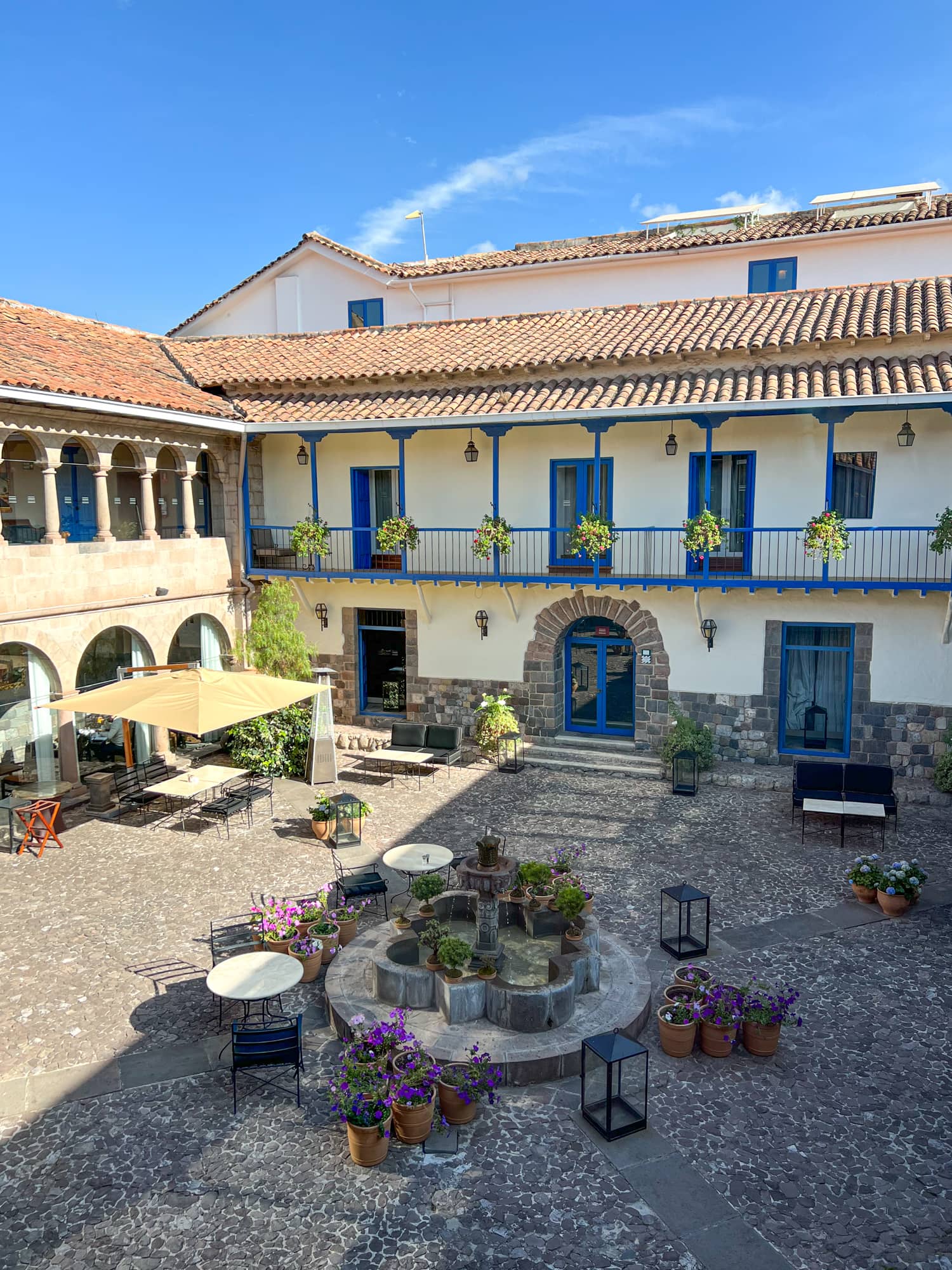 Inner courtyard at Palacio del Inka