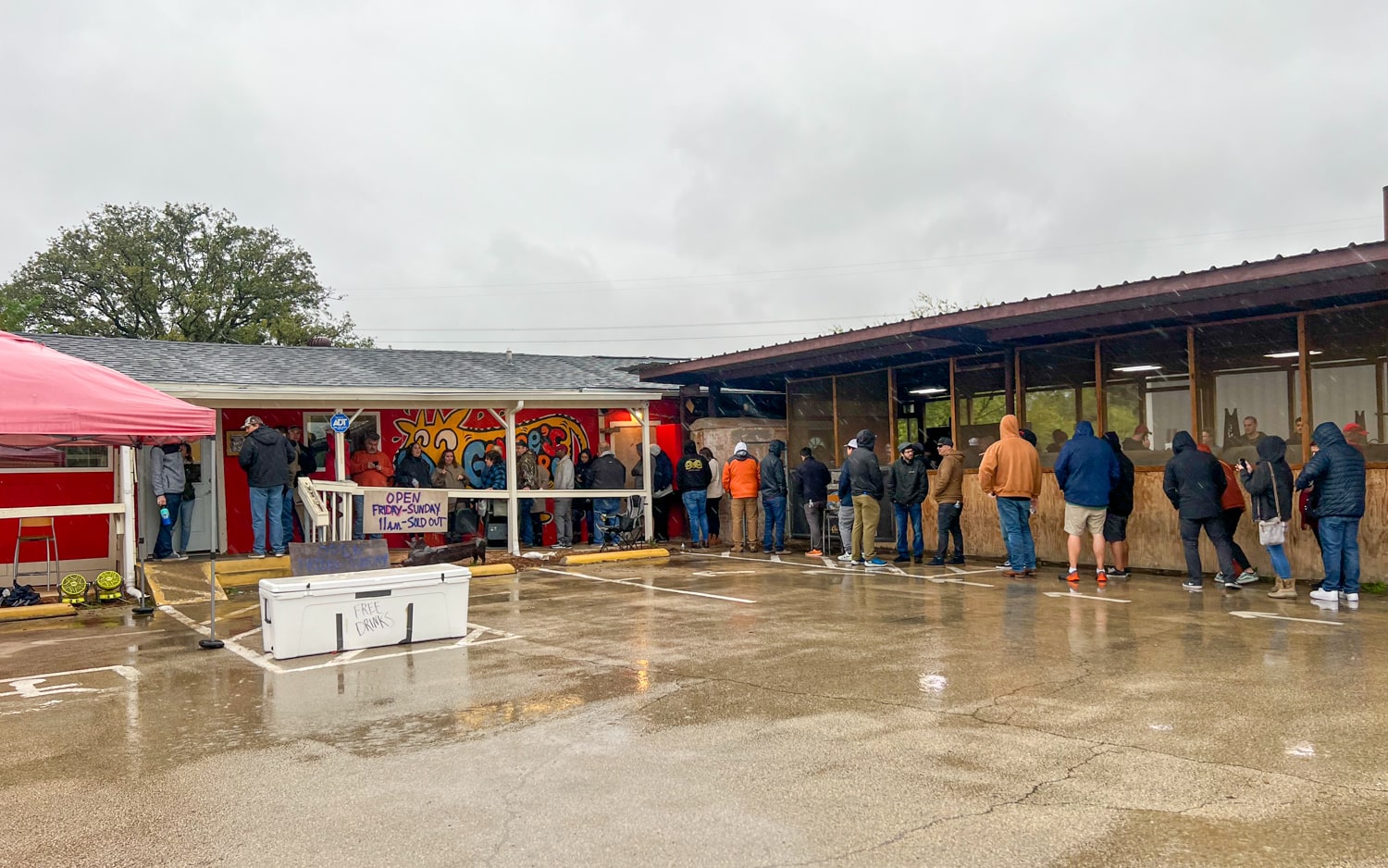 Rain and cold weather can't keep barbecue fans from Goldee's BBQ in Forth Worth