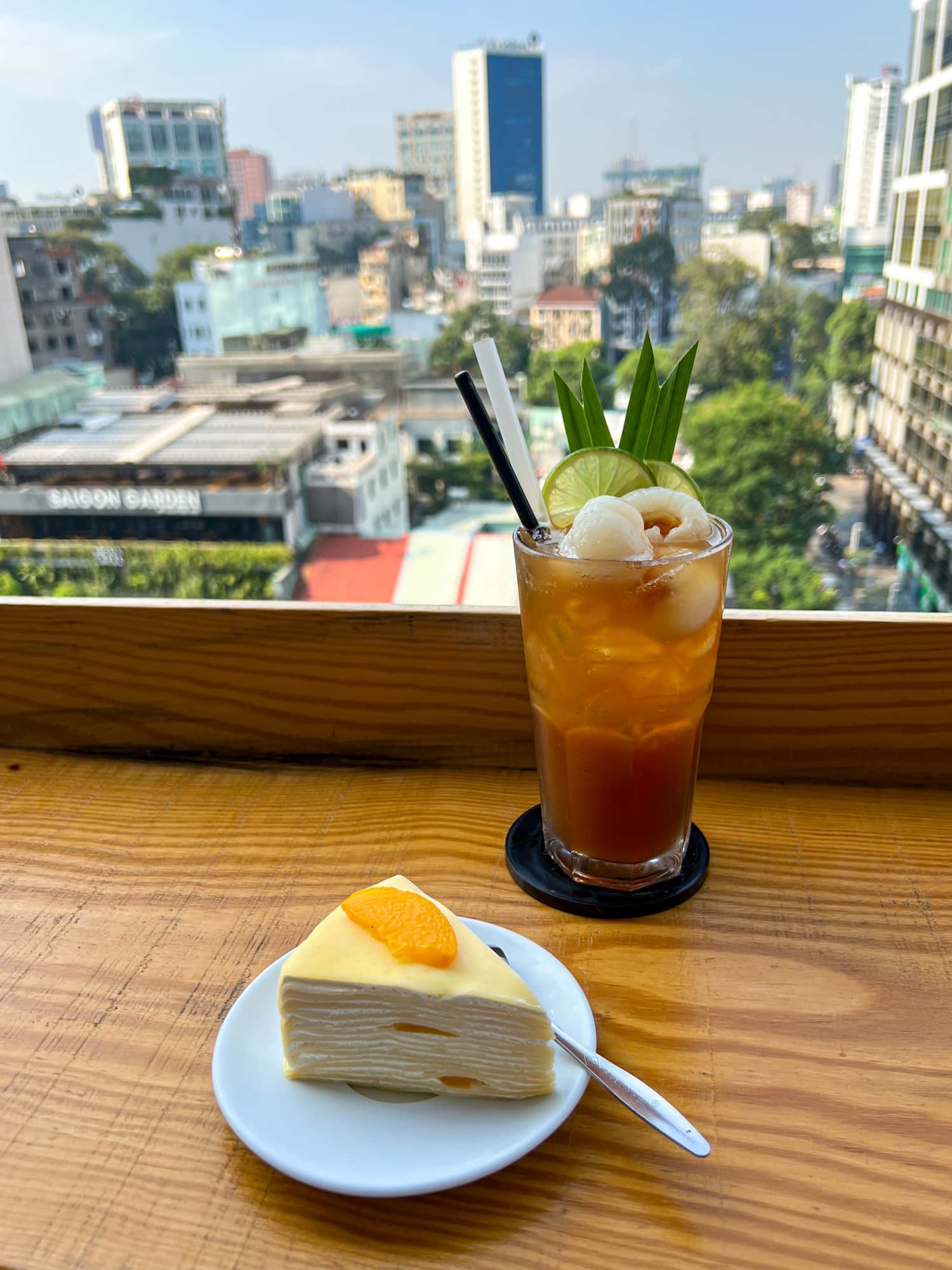 Lychee iced tea and peach pastry