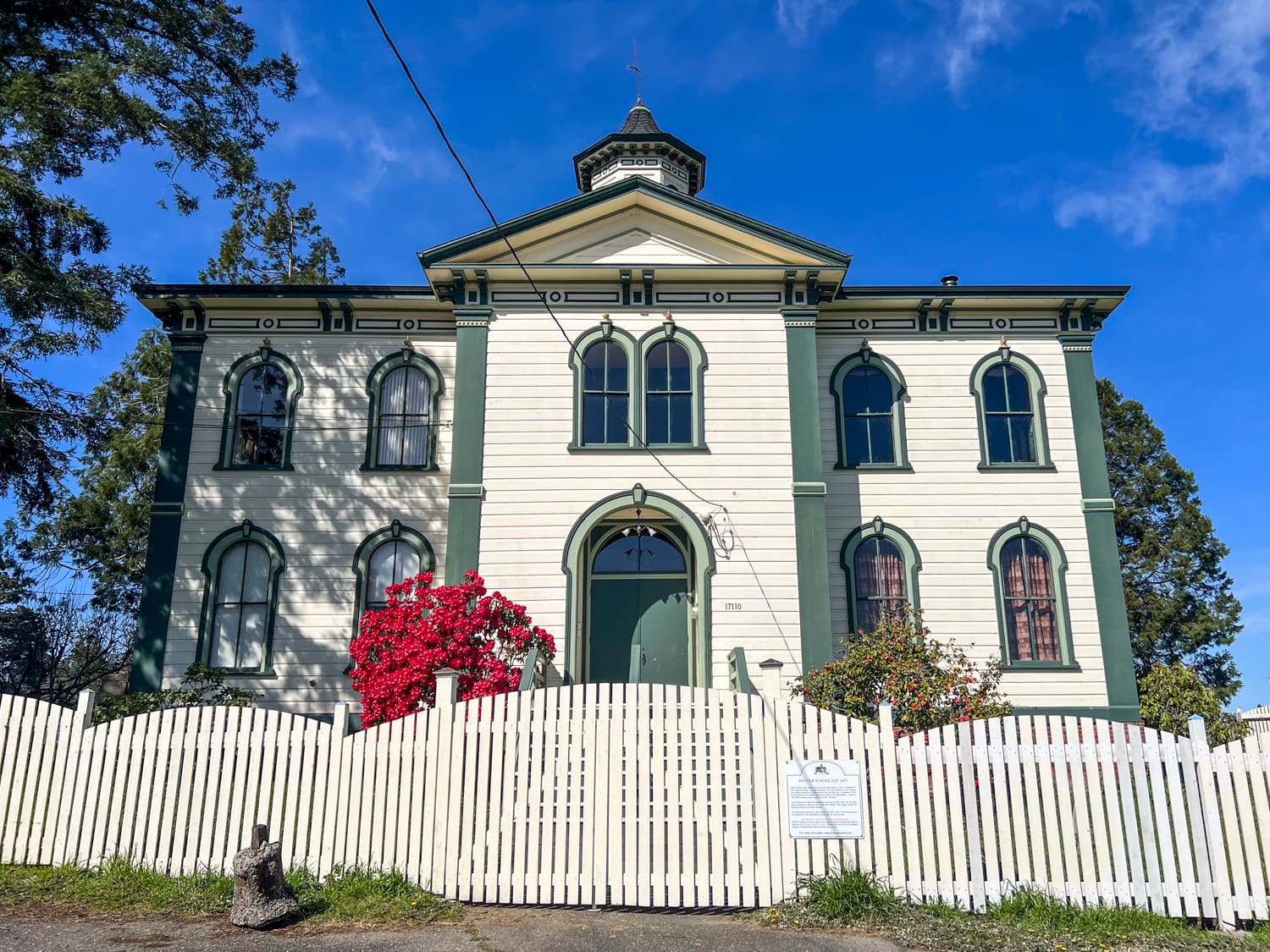 The Potter Schoolhouse in Bodega, CA, was used as a filming location in "The Birds" movie. It was also our first stop on a San Francisco to Sonoma road trip.