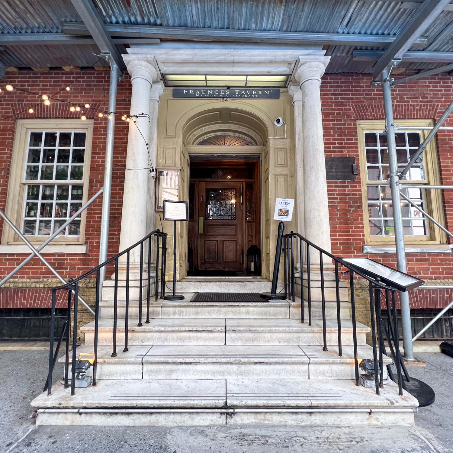 Entrance to Fraunces Tavern, the oldest bar in NYC