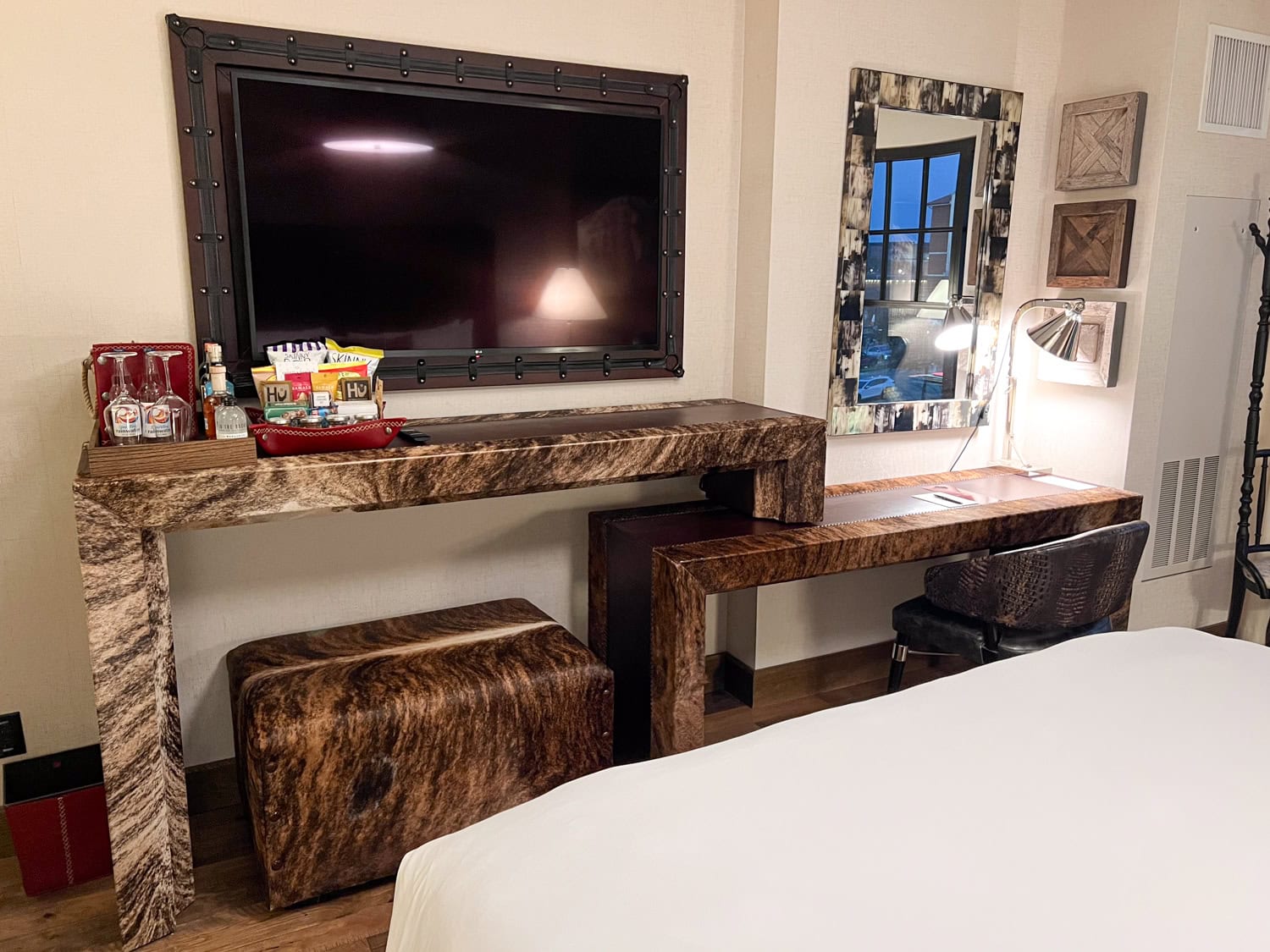 Hotel Drover room furnishings