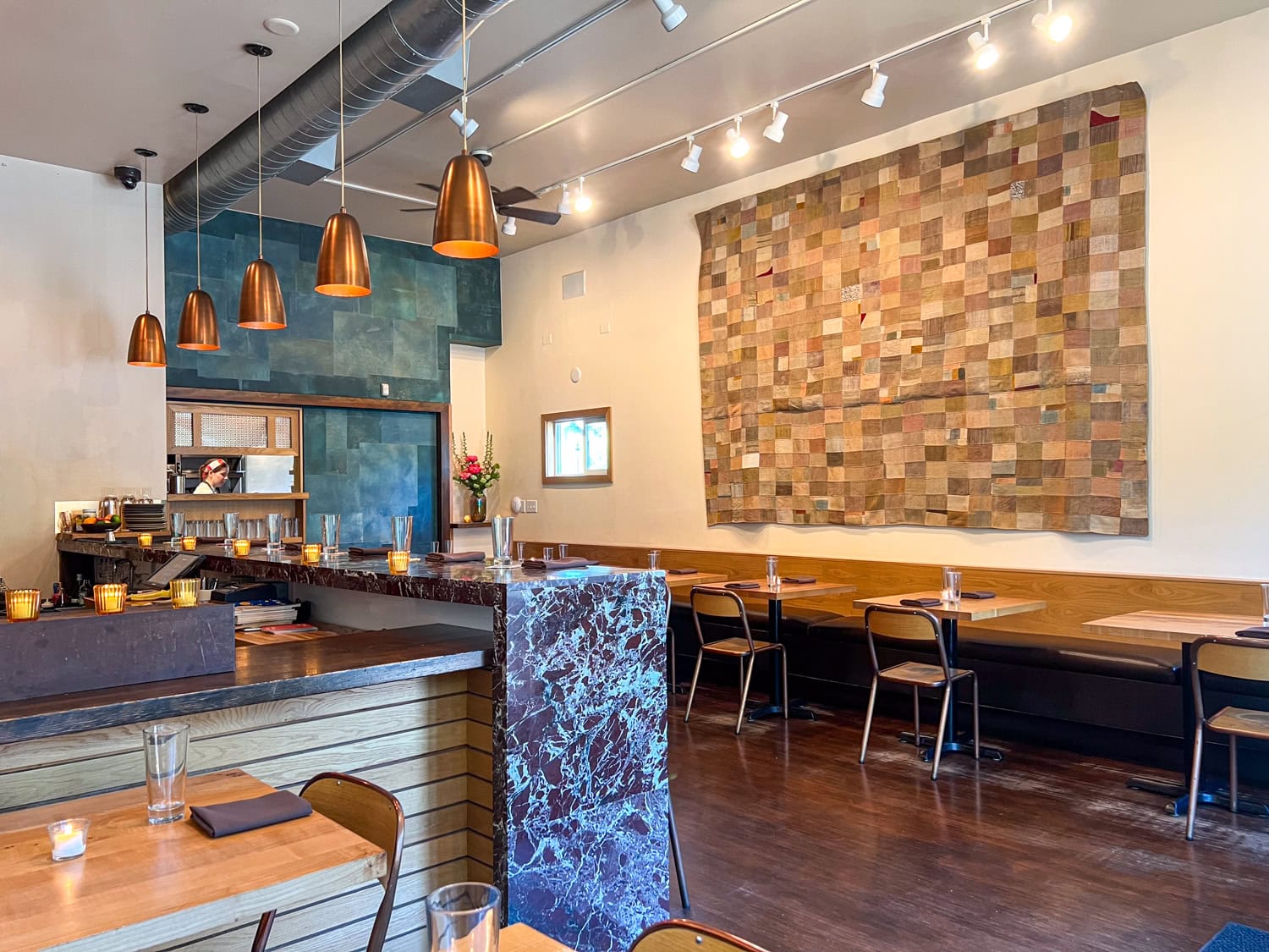 Coquine's counter and dining room.