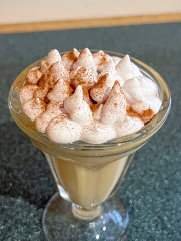 Suspiro a la limeña, a popular Peruvian dessert.