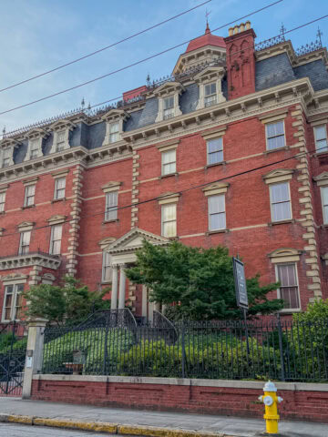 Exterior of Wentworth Mansion, a historic luxury hotel in Charleston, SC