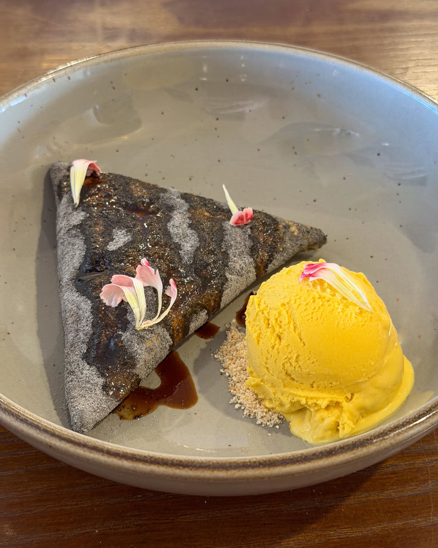 Tetela de guayaba with guava, cream cheese and mango ice cream at Oro by Nixta